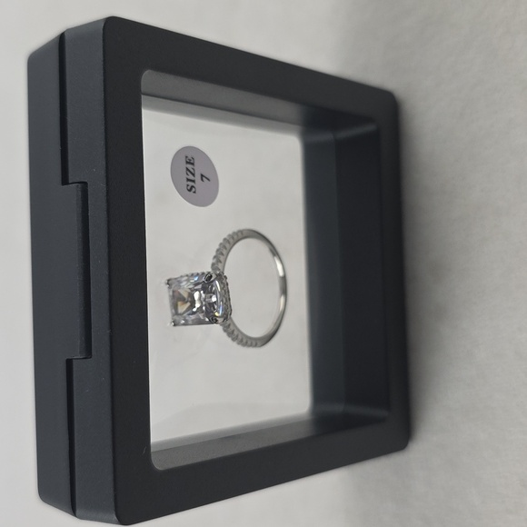 NWOT Sixcitys 4CT Synthetic Moissanite Ring Multiple Size Engagement Ring Travel - Picture 5 of 7